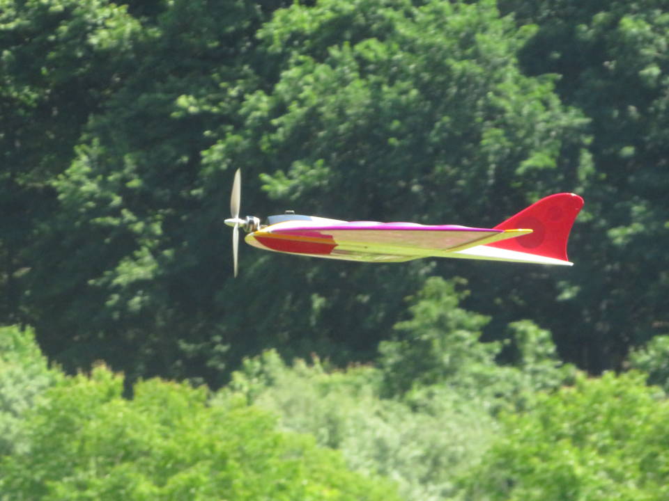 Low pass with a flying wing